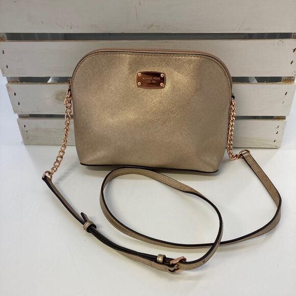 MICHAEL KORS, SMALL CINDY GOLD LEATHER CROSSBODY BAG - Picture 1 of 12